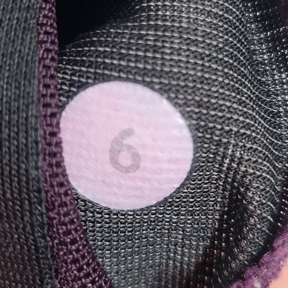 Lululemon Energy Bra Shibori. - Picture 11 of 11